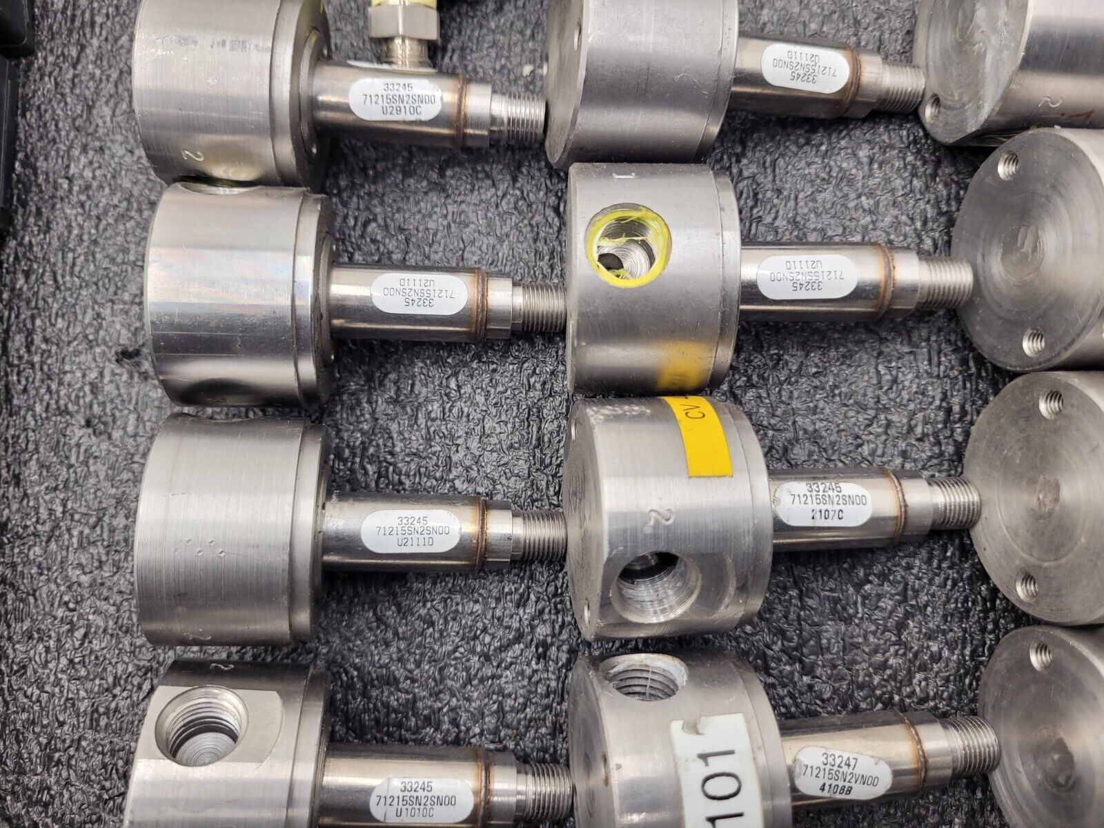 Assorted Lot of 21x Parker Solenoid Valve 24VDC 33245 71215SN2SN00 U2111D