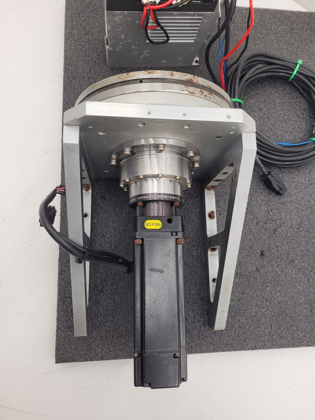 Delta ECMA-C20604RS Servo ASD-B2-0421-B 400W Drive Apex AD090-P1 100:1 Ratio