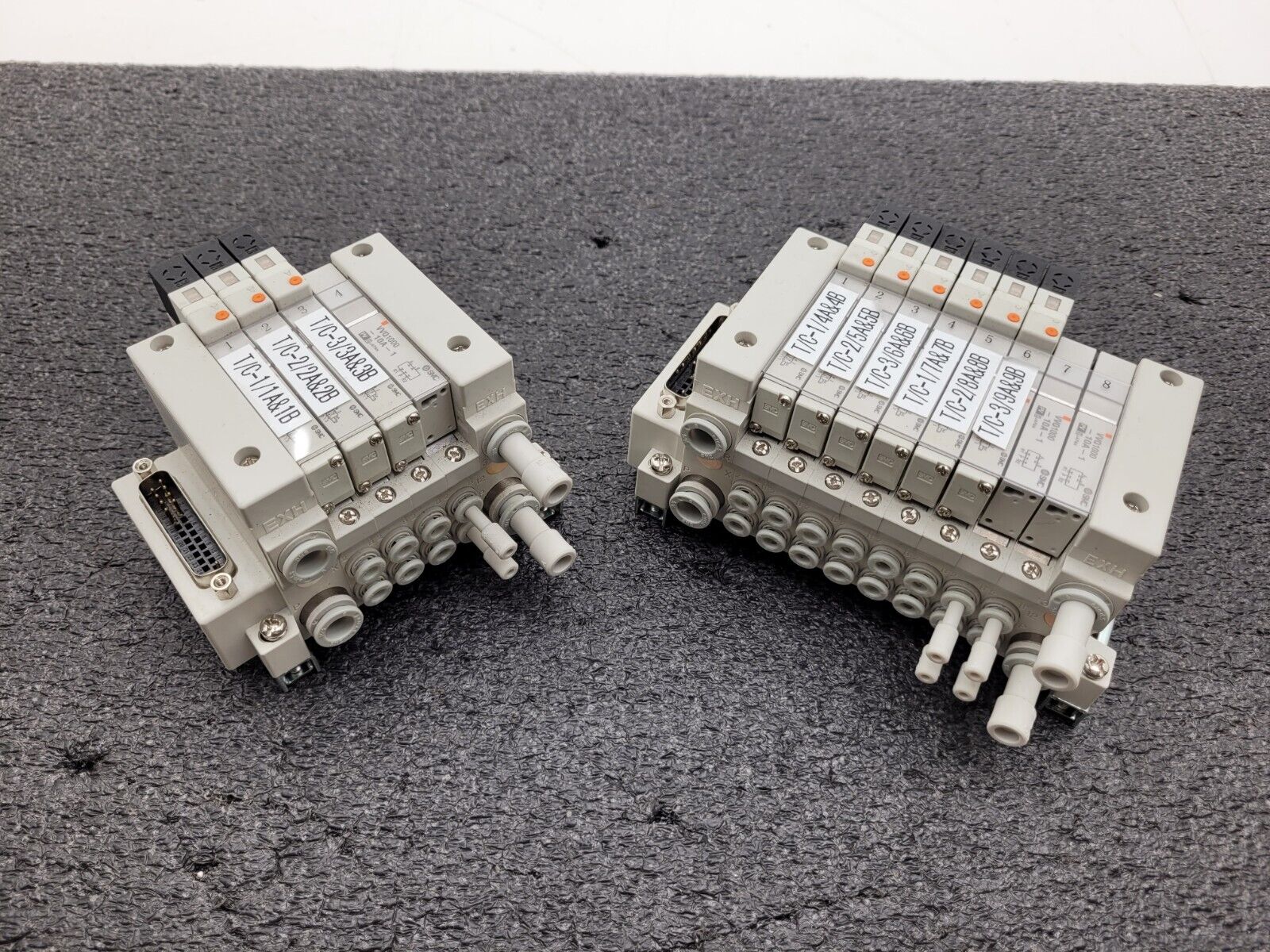 2x SMC Pneumatic Valve Block Solenoid Manifold 24VDC 12 Valves Total Lot E