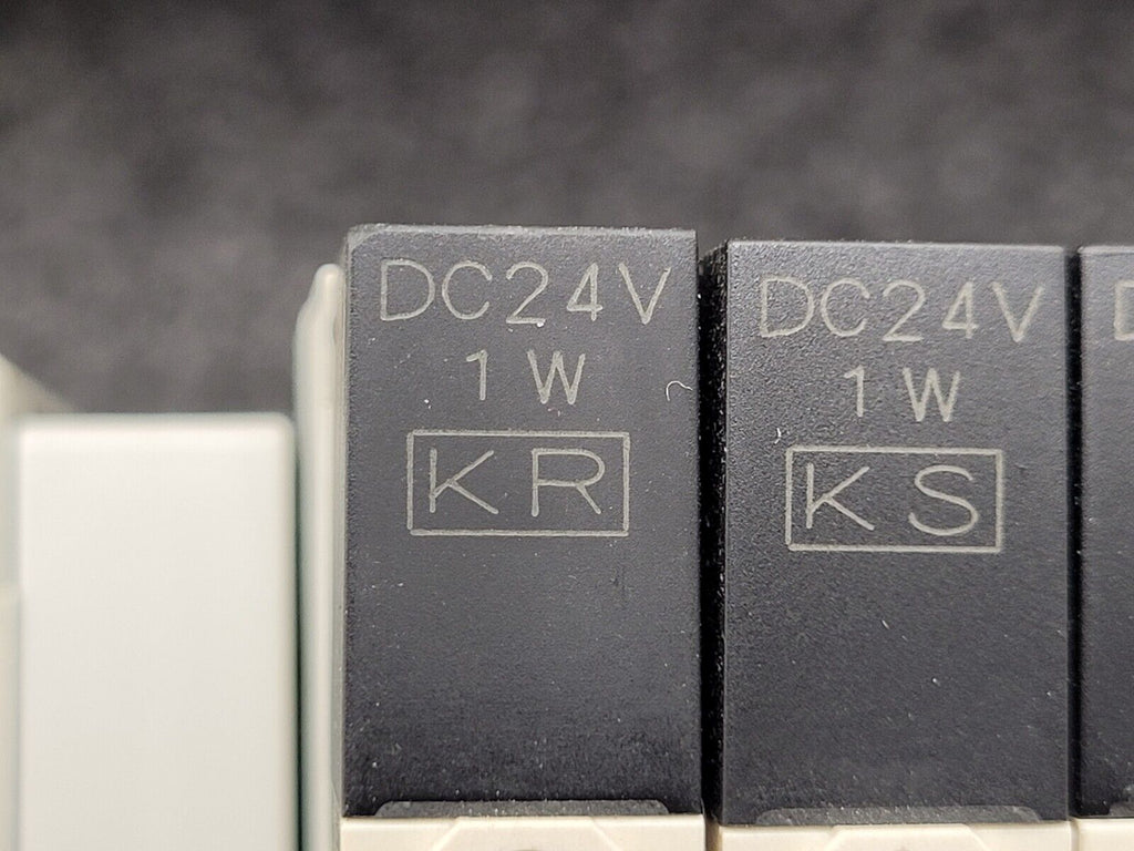 2x SMC Pneumatic Valve Block Solenoid Manifold 24VDC 12 Valves Total Lot E