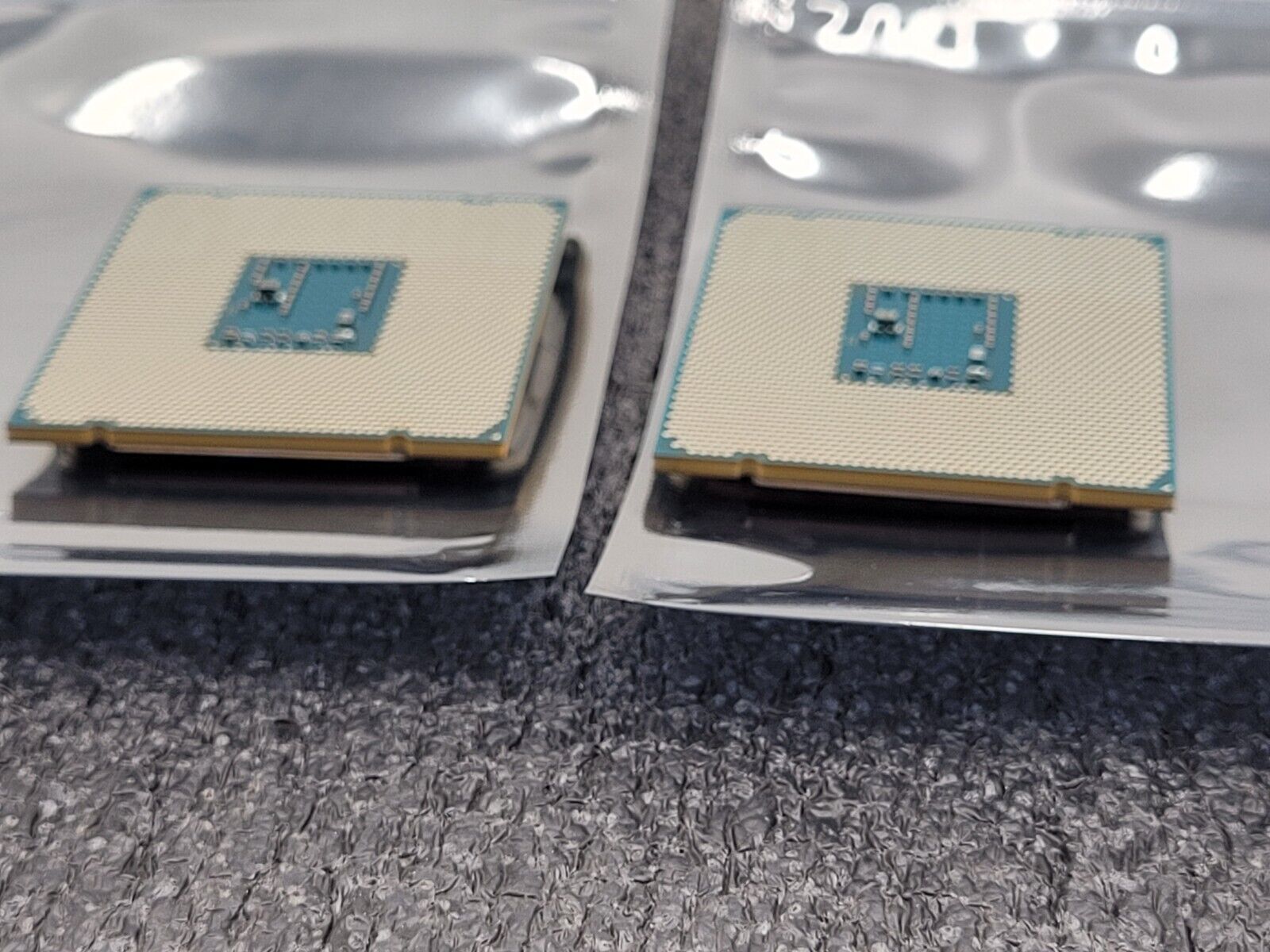 Lot of 2x Intel Xeon E5-2678V3 SR20Z 2.50GHz 12 Cores CPU 120W 30MB LGA2011-3