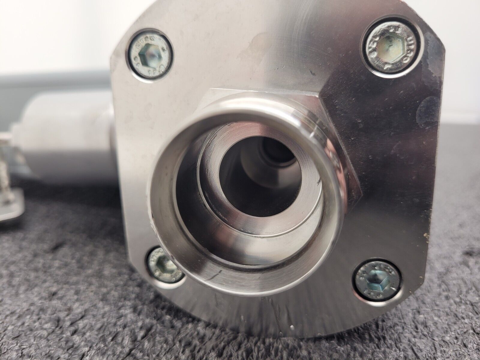 Brooks Thermal Mass Flow SlamF Series Flow Meter SLAMF53S2FJB2K2A3 N2 2000 SLPM