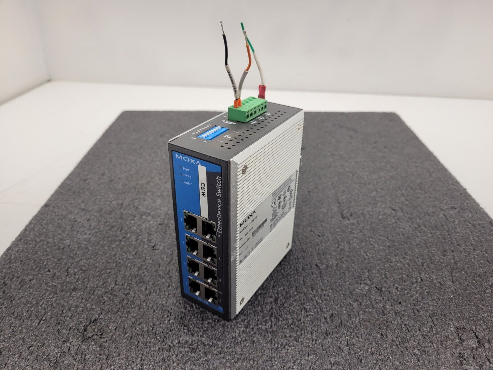 MOXA 8-port Industrial Ethernet Switch EtherDevice EDS-308-T 12-48 VDC Input DIN