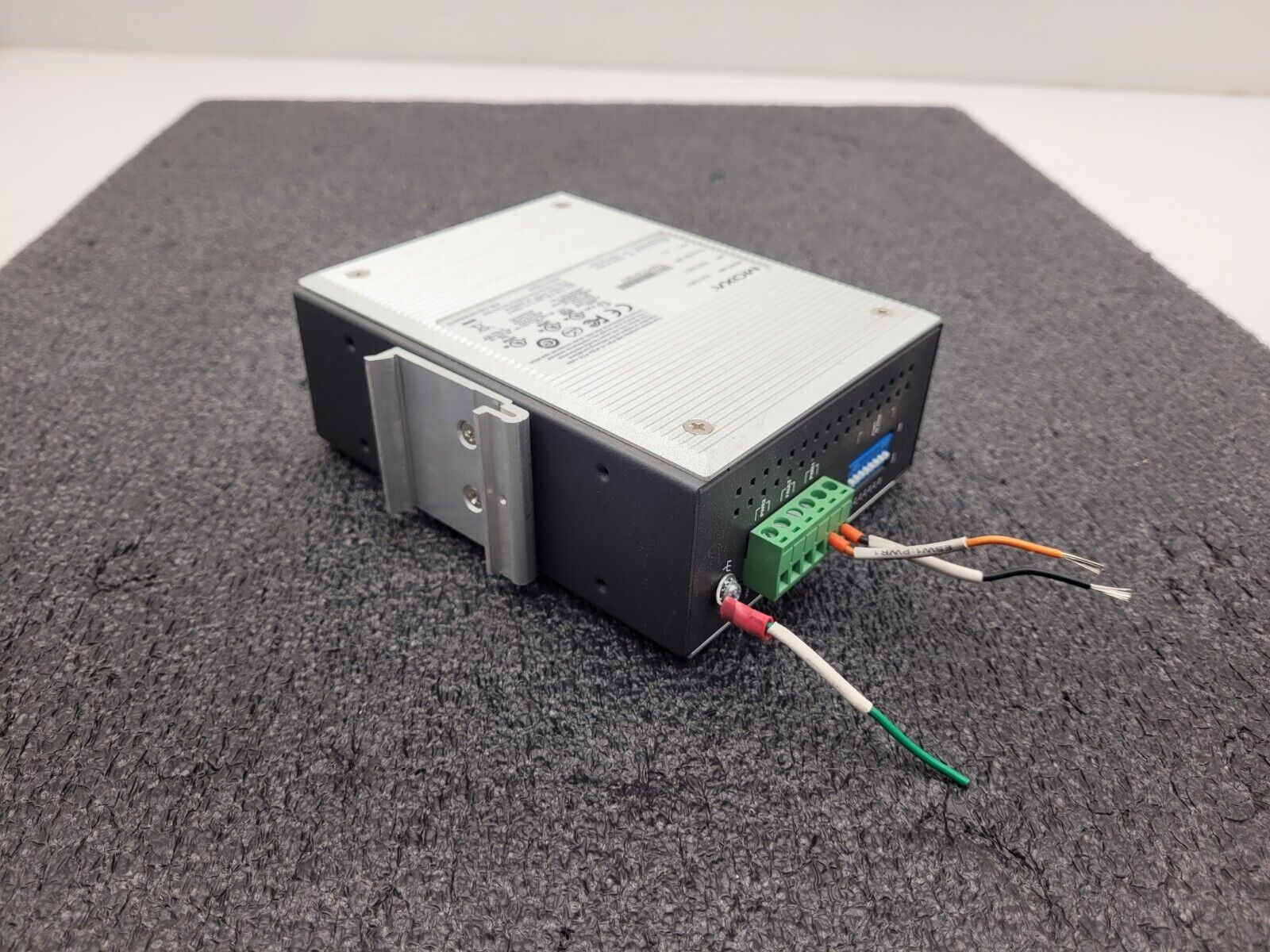 MOXA 8-port Industrial Ethernet Switch EtherDevice EDS-308-T 12-48 VDC Input DIN