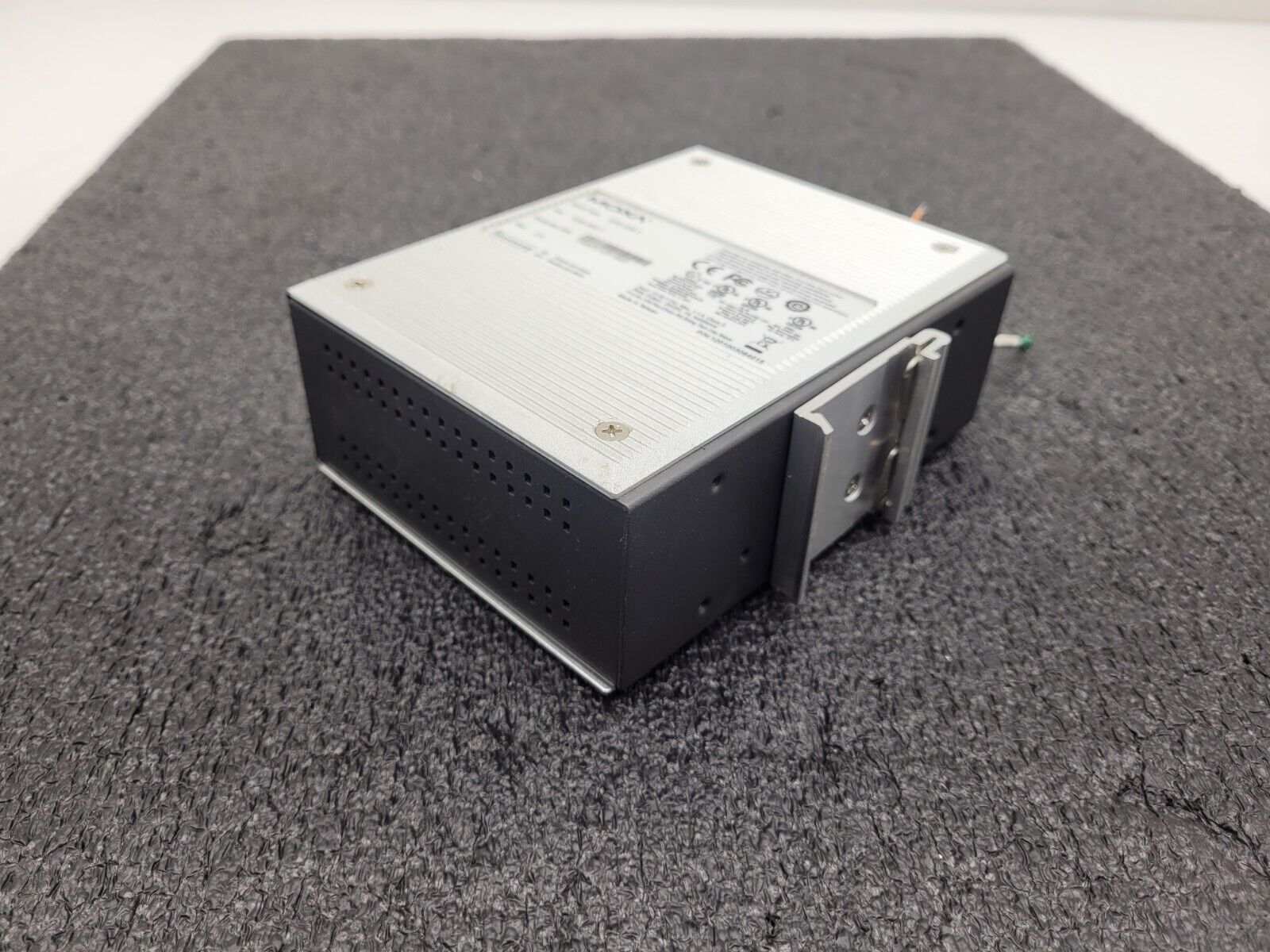 MOXA 8-port Industrial Ethernet Switch EtherDevice EDS-308-T 12-48 VDC Input DIN