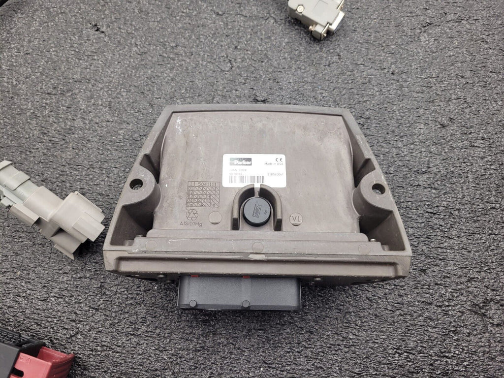 Parker IQAN-TOC8 5010024 TOC8 Standalone Task Oriented Controller Working Pull