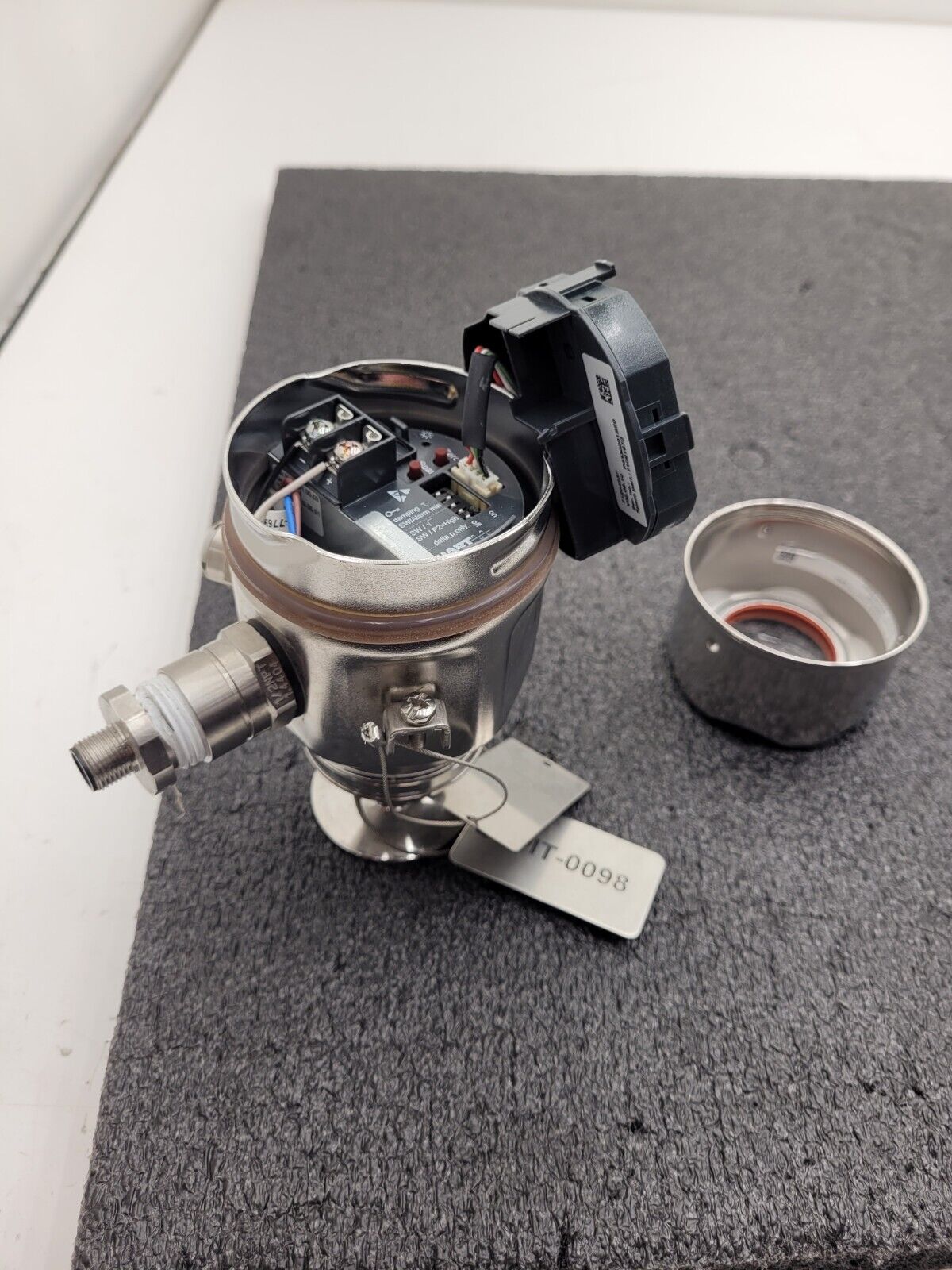 Endress & Hauser Cerabar M PMP51-8CH64/0 Pressure Sensor Transmitter Unit B