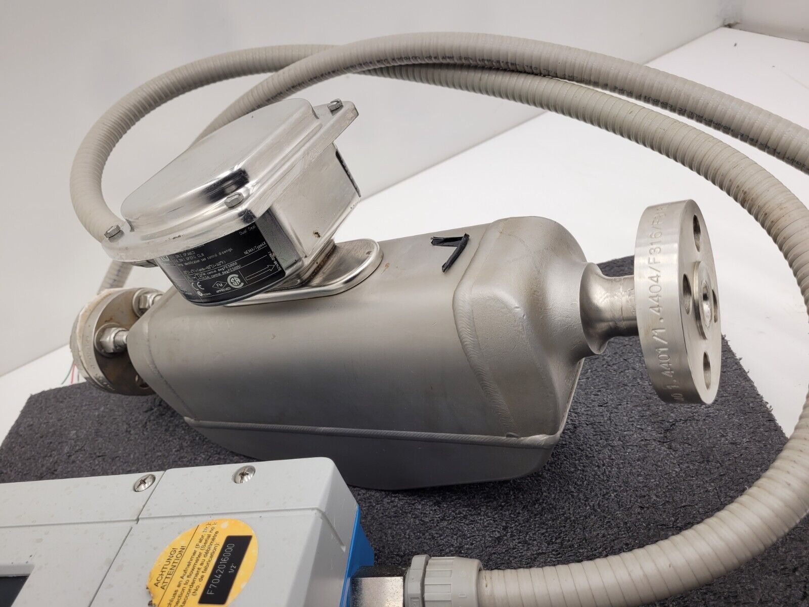 Endress+Hauser PROMASS S Mass Flowmeter 83S15-1DL7/0 Flow Controller +XMTR C