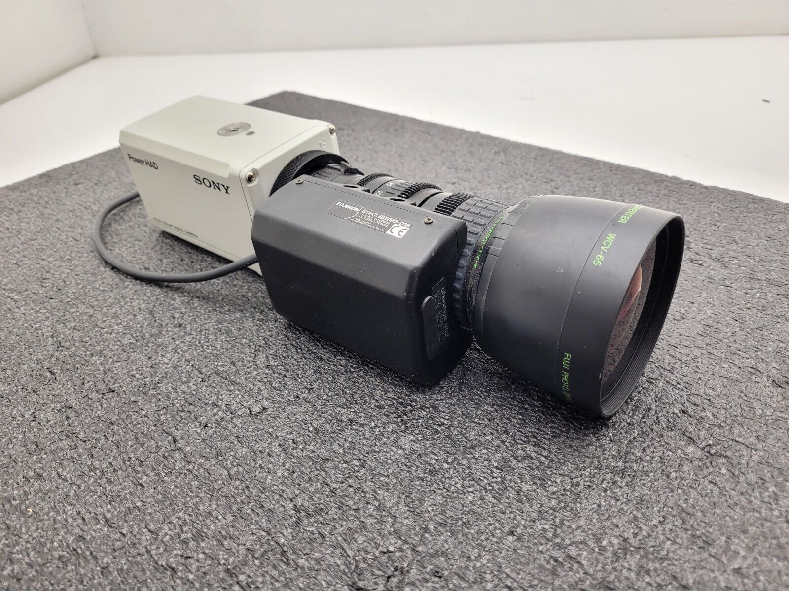 Sony DXC-950 Power HAD 3 CCD Video Camera w/Fujinon S14x7.5BRM-18 zoom Lens