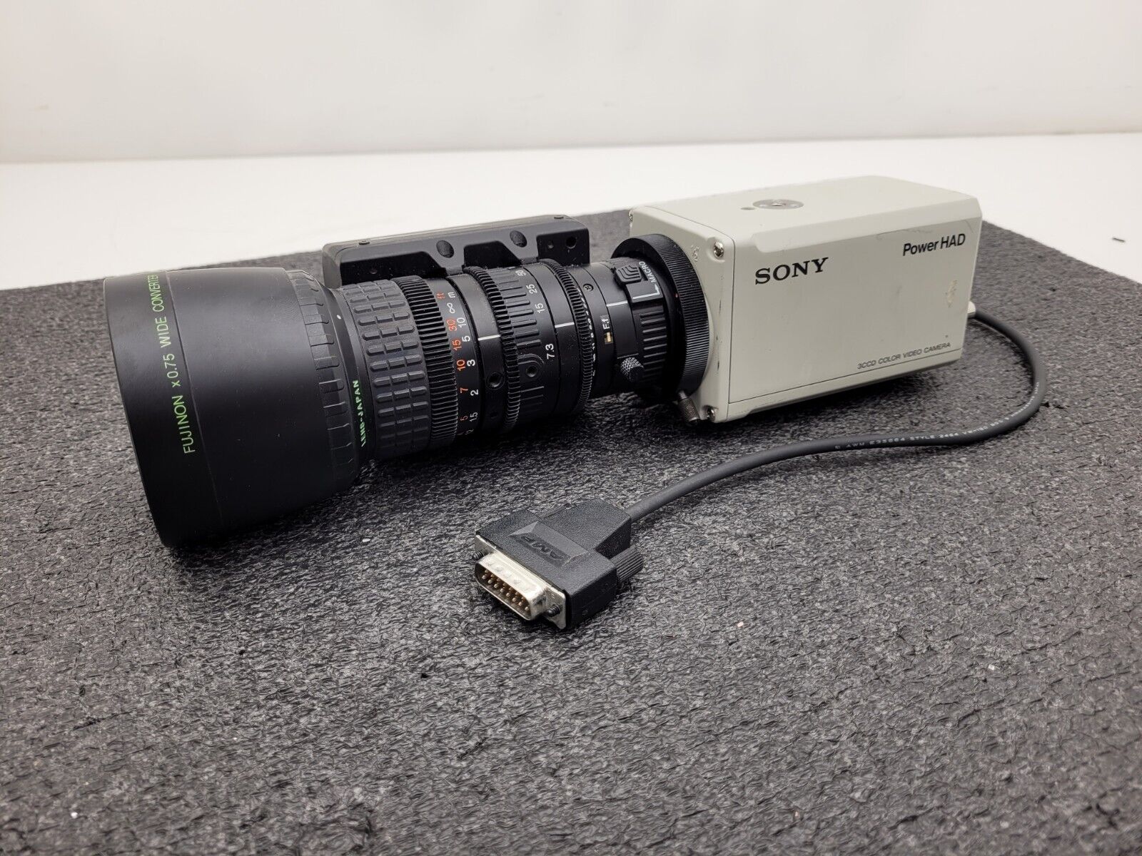 Sony DXC-950 Power HAD 3 CCD Video Camera w/Fujinon S14x7.5BRM-18 zoom Lens