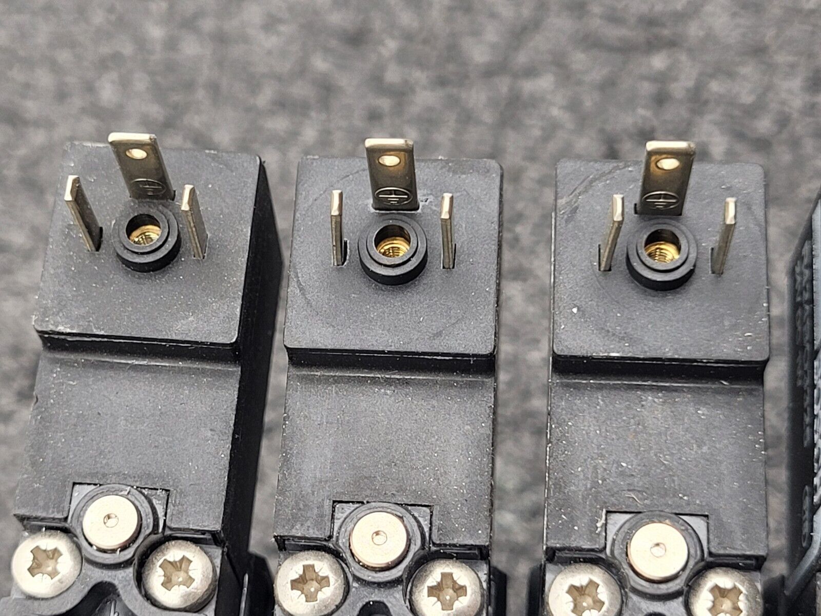 BOSCH Rexroth R424B03415 Pnuematic Solenoid 8x Valve Block Stack Unit A