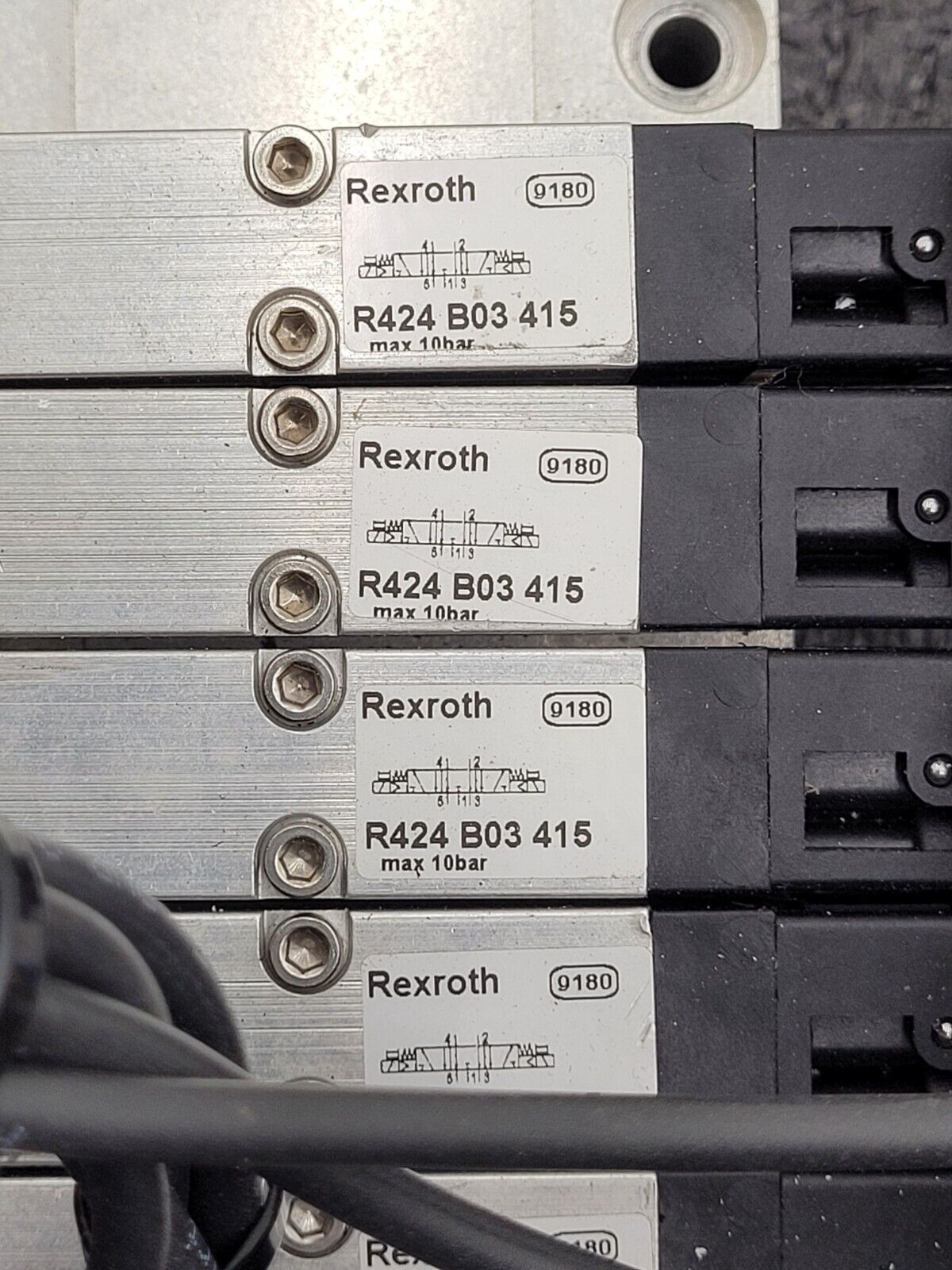 BOSCH Rexroth R424B03415 Pnuematic Solenoid 8x Valve Block Stack Unit A