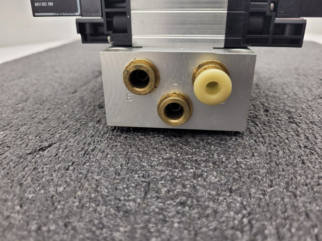 BOSCH Rexroth R424B03415 Pnuematic Solenoid 8x Valve Block Stack Unit A