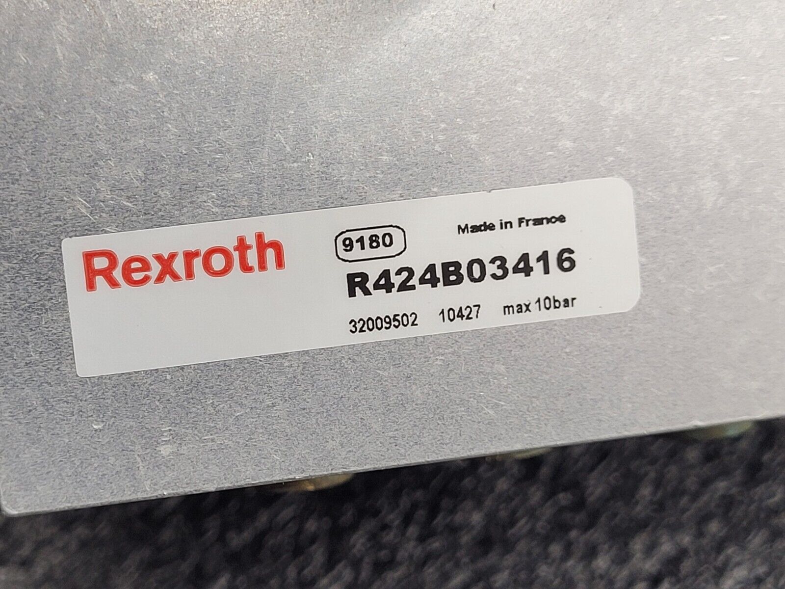 BOSCH Rexroth R424B03415 Pnuematic Solenoid 8x Valve Block Stack Unit A