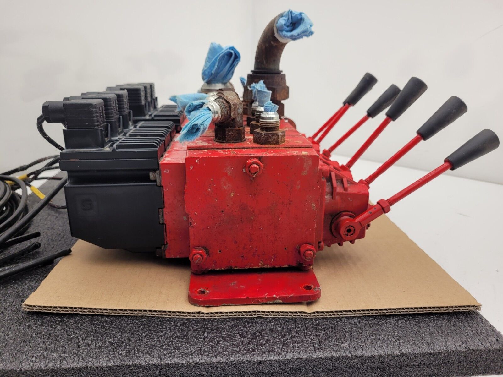 Norcan Proportional 6x Valve Block with Solenoid Controls Manual Lever Override