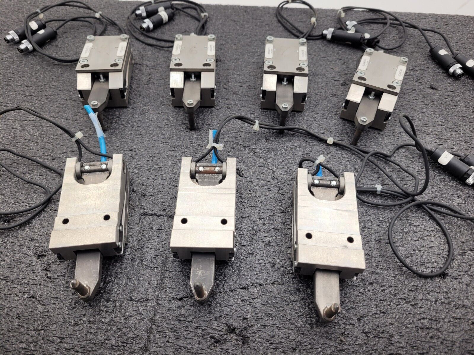 Lot 8x FESTO EV-16-4 150682 Single Acting Clamping Cylinder 4mm Stroke +Sensors