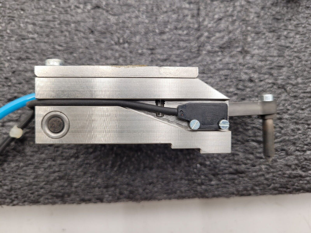 Lot 8x FESTO EV-16-4 150682 Single Acting Clamping Cylinder 4mm Stroke +Sensors