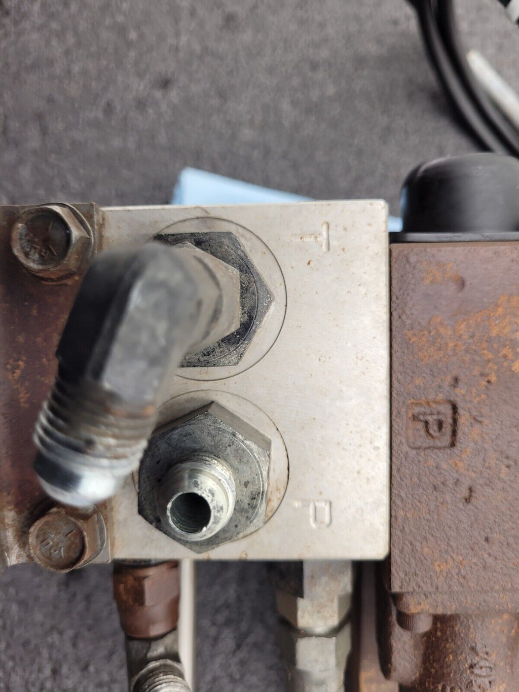 PARKER Hydraulic Proportional ISO Valve D1FHE80HCNEK0030X6114 12VDC + Override D