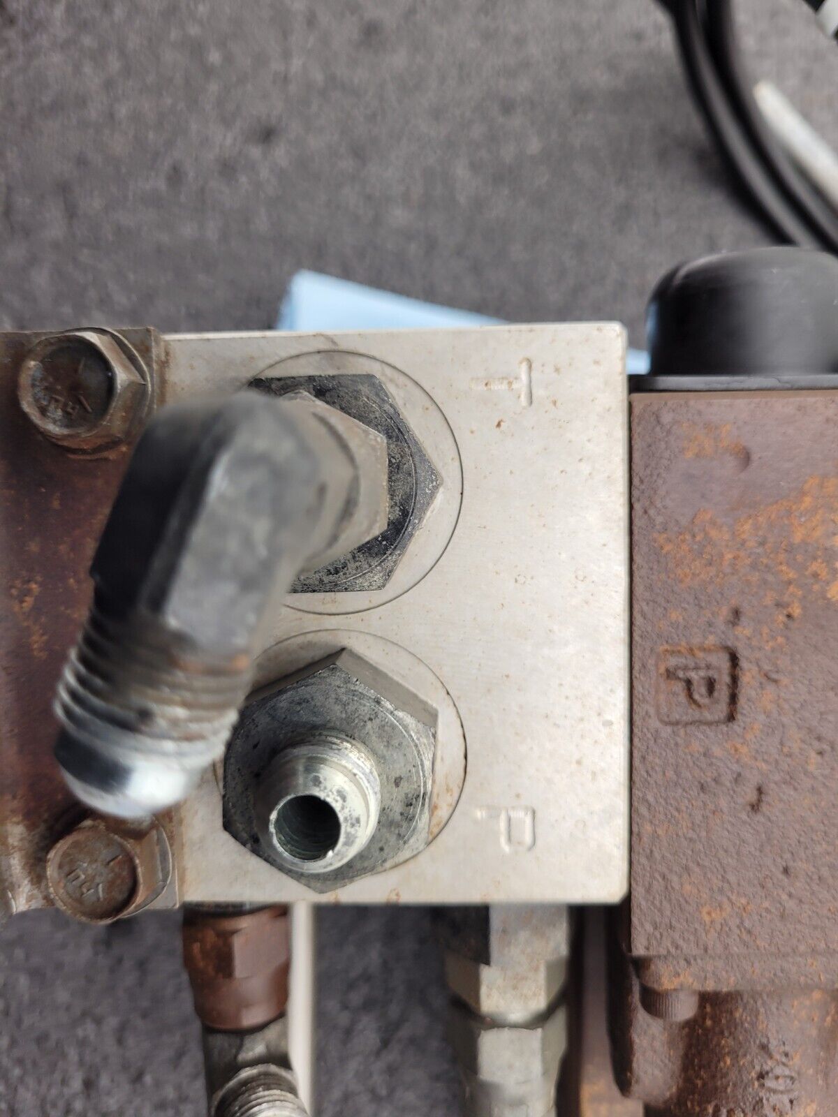 PARKER Hydraulic Proportional ISO Valve D1FHE80HCNEK0030X6114 12VDC + Override D