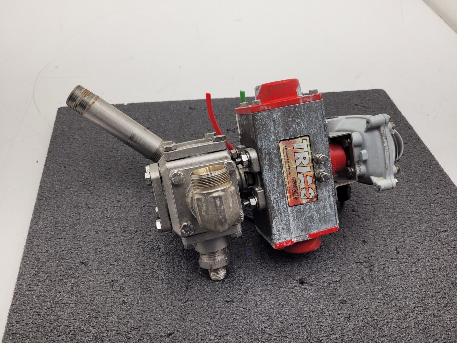 A-T Controls Series 33-1T 1" 1000PSI 3-Way Valve Air Triad Controls 2R40DA A