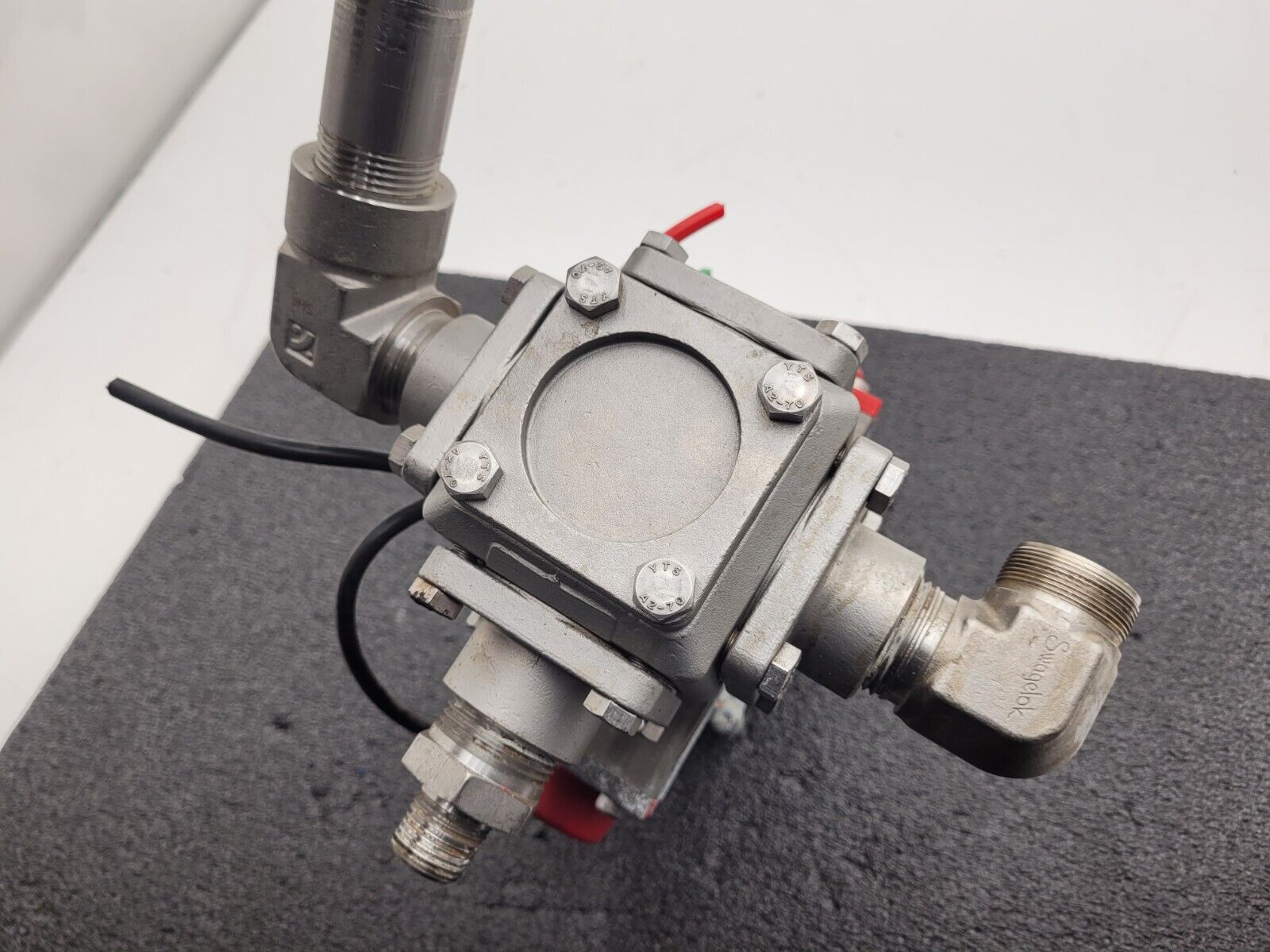 A-T Controls Series 33-1T 1" 1000PSI 3-Way Valve Air Triad Controls 2R40DA A