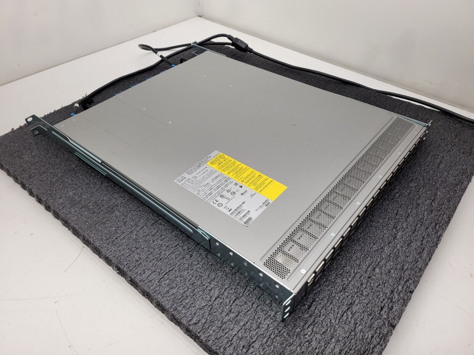 Cisco Nexus 3232C N3K-C3232C 32-Port 100G QSFP28 Network Switch Full Fans & PSUs