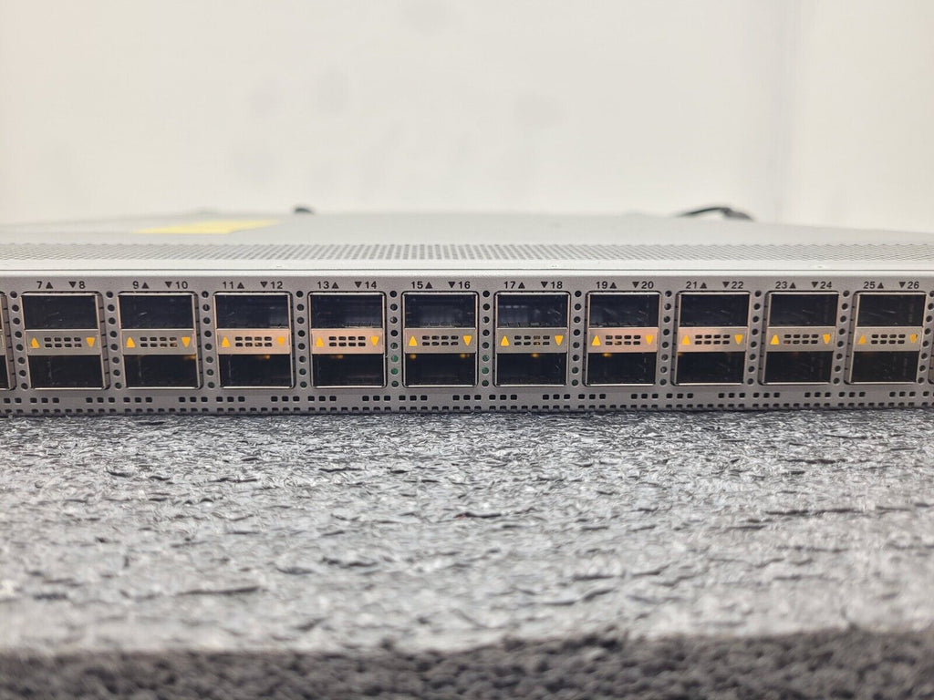Cisco Nexus 3232C N3K-C3232C 32-Port 100G QSFP28 Network Switch Full Fans & PSUs