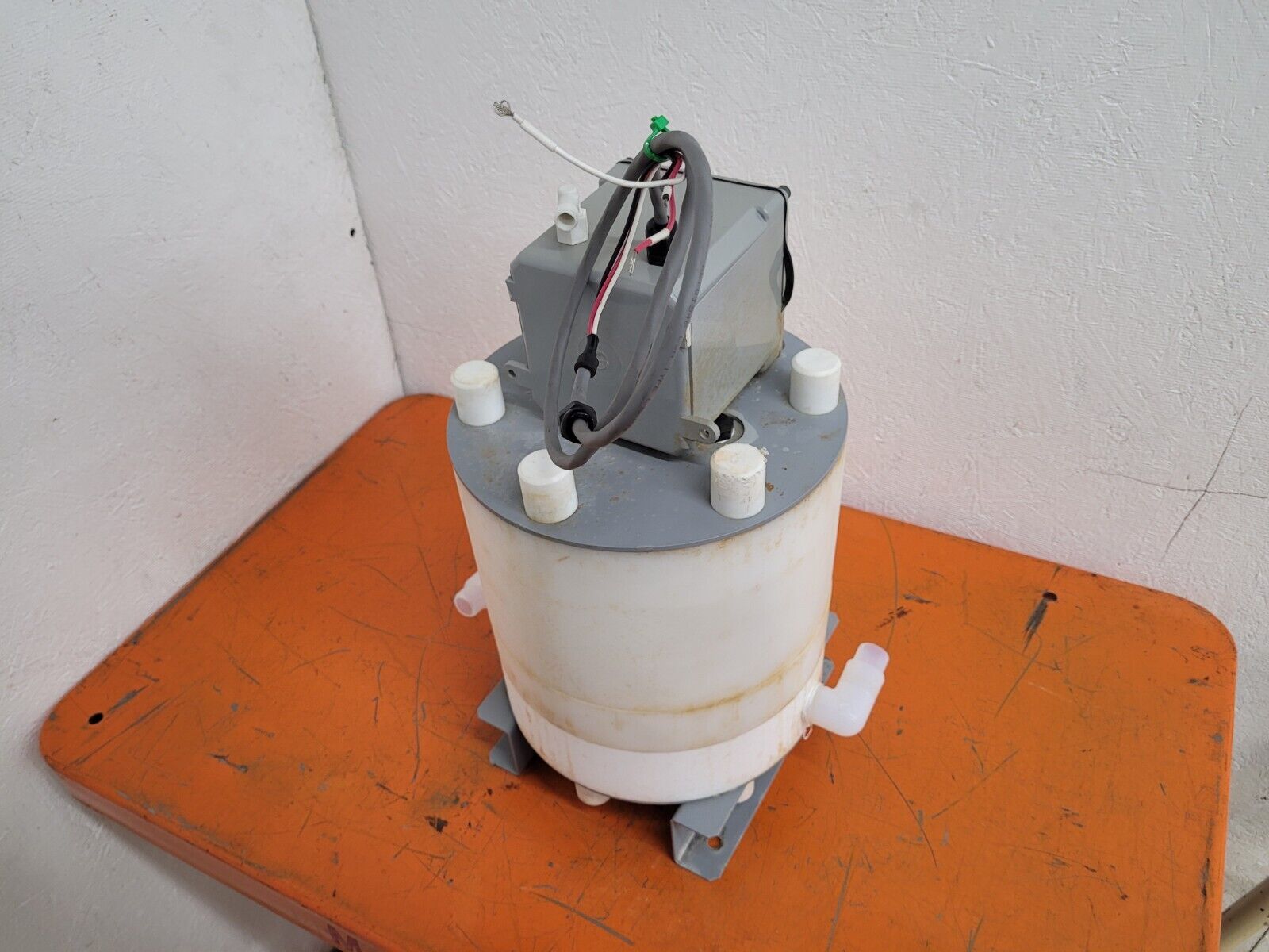 High Purity Chemical Expansion Tank w/ Level Sensor