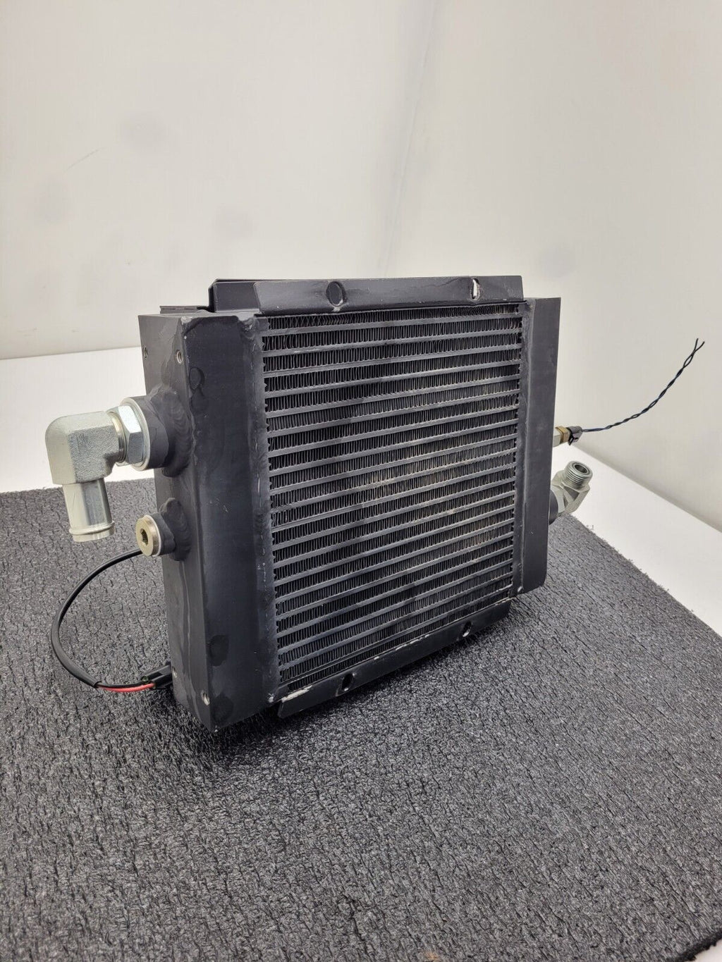 Adams Thermal Systems Hydraulic Oil Cooler Radiator 24105 + 12VDC Fan C