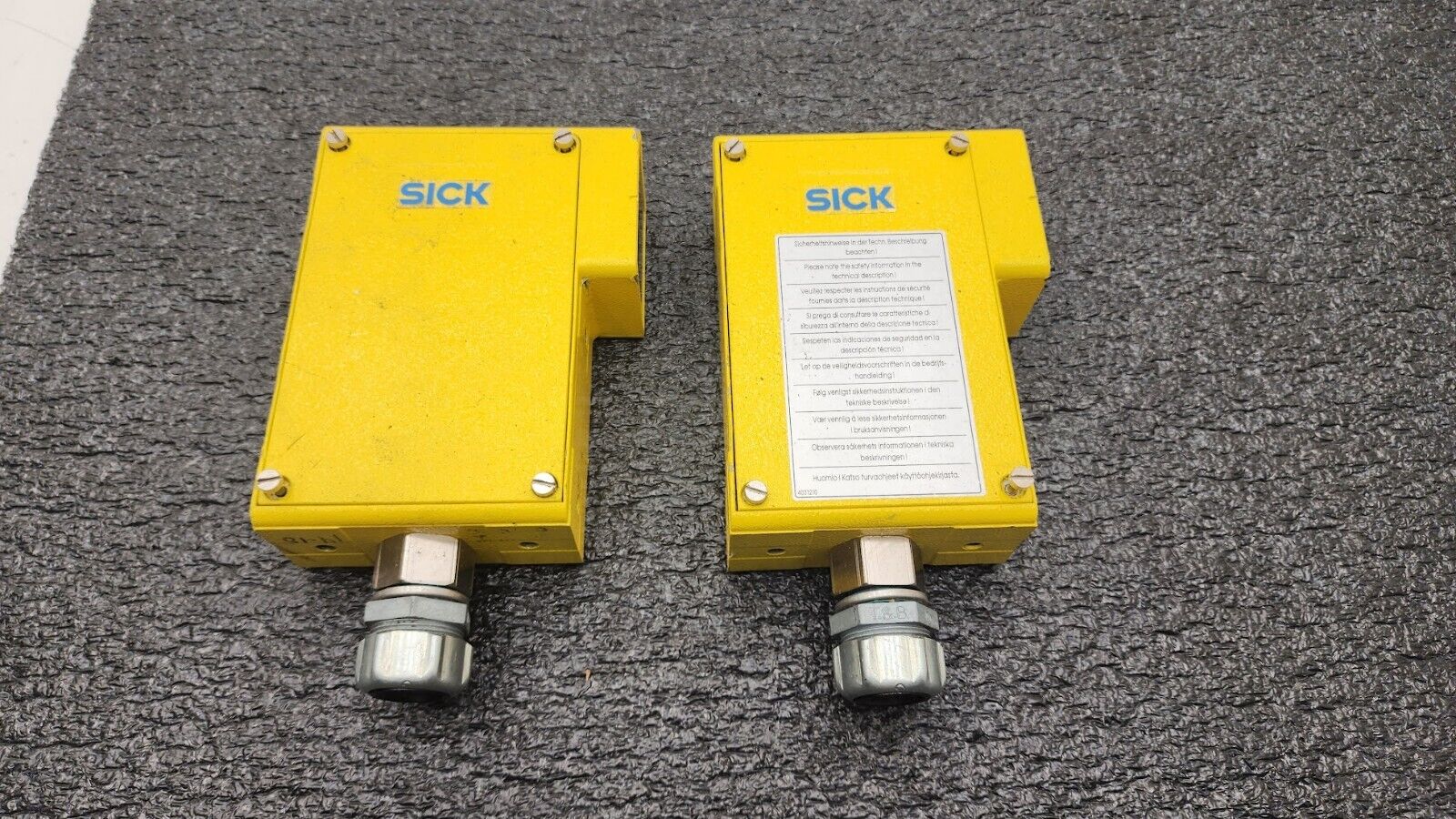 2x Sick Safety Control Light Curtain 18M Range 24VDC Working Pull