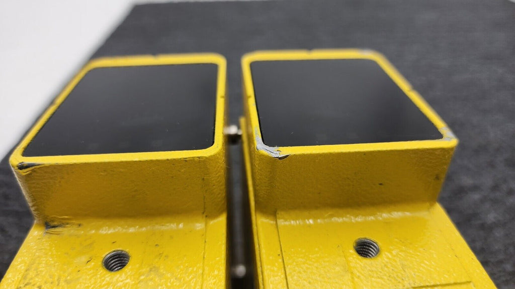 2x Sick Safety Control Light Curtain 18M Range 24VDC Working Pull