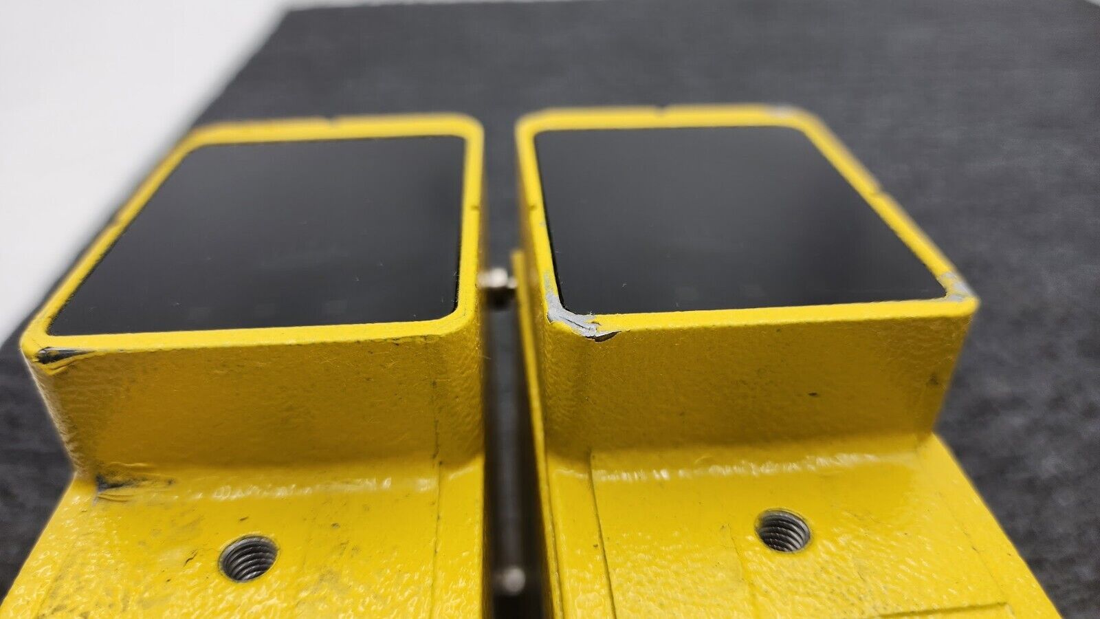 2x Sick Safety Control Light Curtain 18M Range 24VDC Working Pull