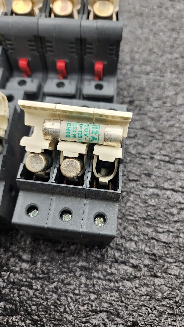 Schneider Electric DF101 DF103 DF143 Lot of 15 Fuse Holders w/ assorted fuses