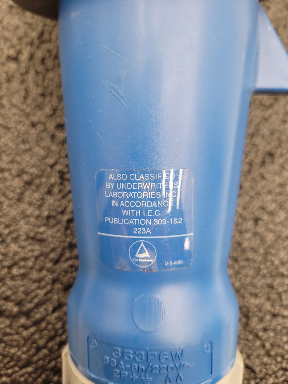 Hubbell 363P6W 63A - 6h 220V 2P3W Pin & Sleeve Male Connector w/ Pilot Pin