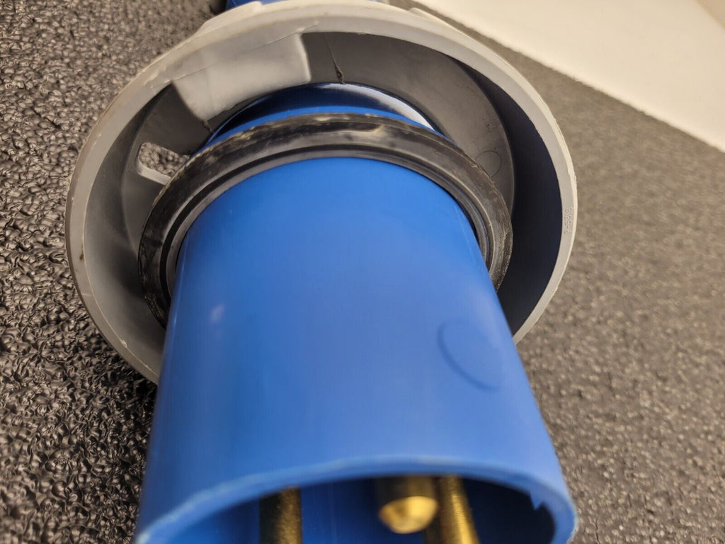 Hubbell 363P6W 63A - 6h 220V 2P3W Pin & Sleeve Male Connector w/ Pilot Pin