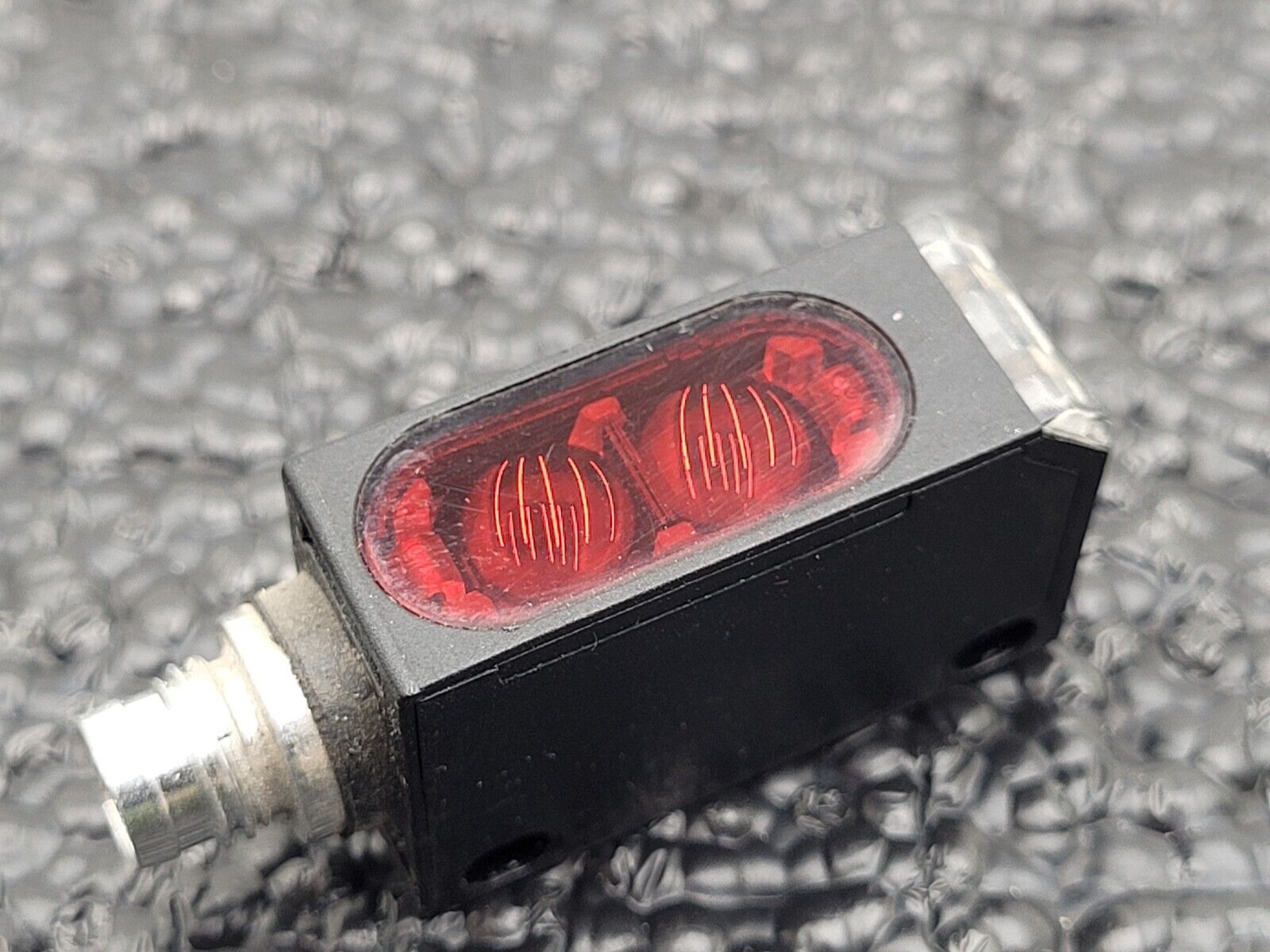 SensoPART FT 20 RH-PSM4 Diffuse Photoelectric Proximity Sensor 4 Wire 20-150mm
