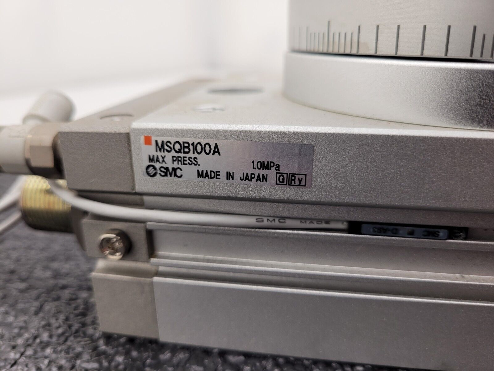 SMC MSQB100A Pneumatic Rotary Actuator Table w/ 2x D-A93 Autoswitches Sensors