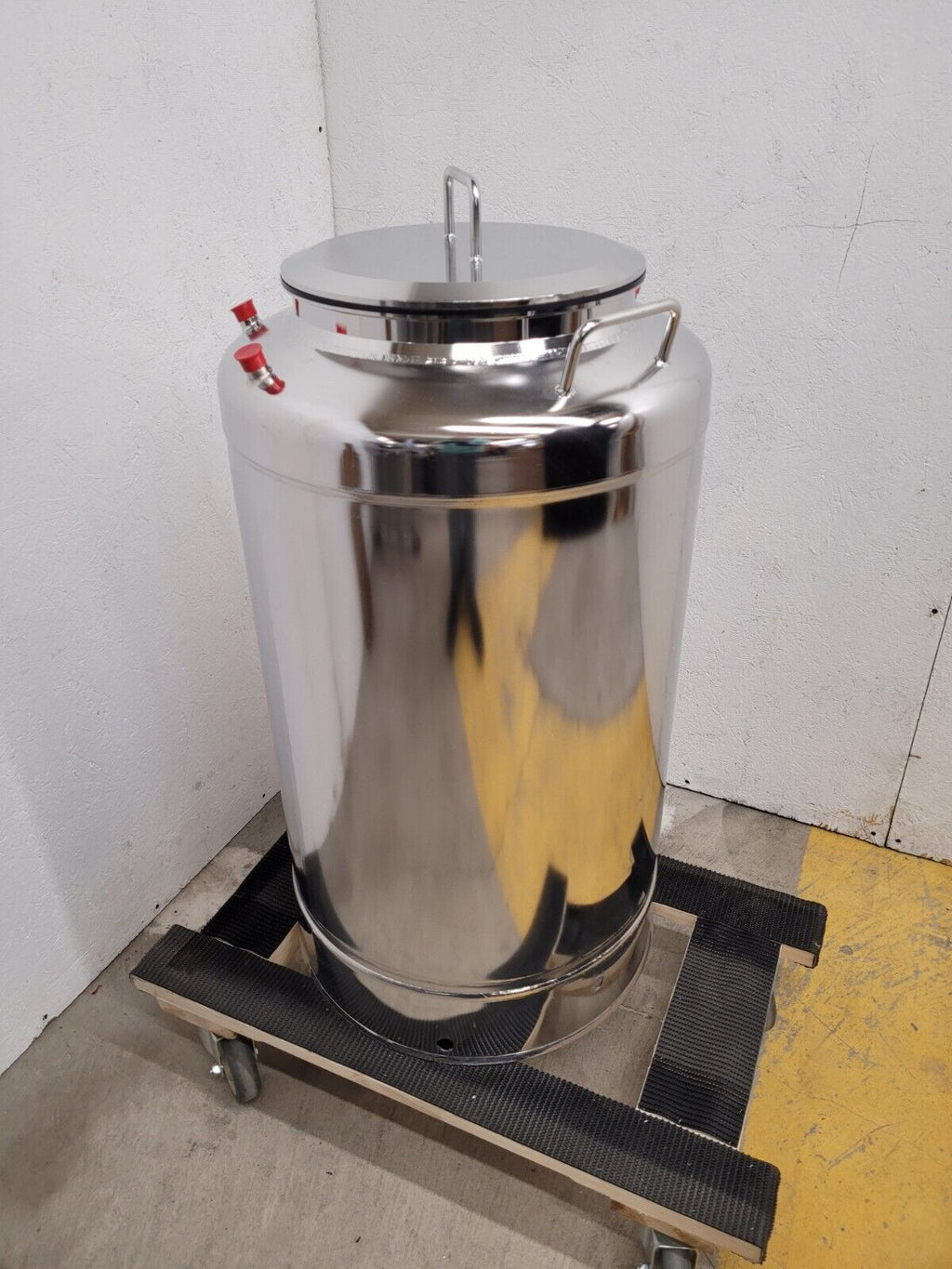 18" OD 30 Gal 100PSI MAWP Stainless Steel Pressure Tank, lid,  SS Tank w/ certs