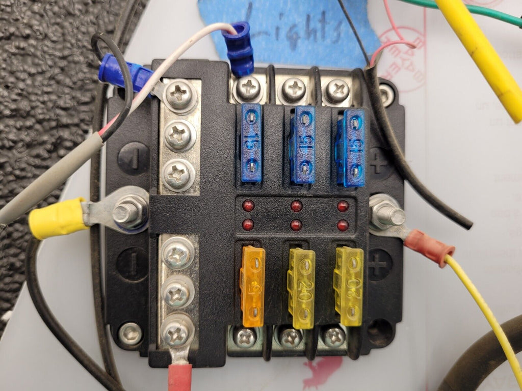 Eaton 31S-002-0 12VDC Power Distribution Module Fuse Relay Holder System E