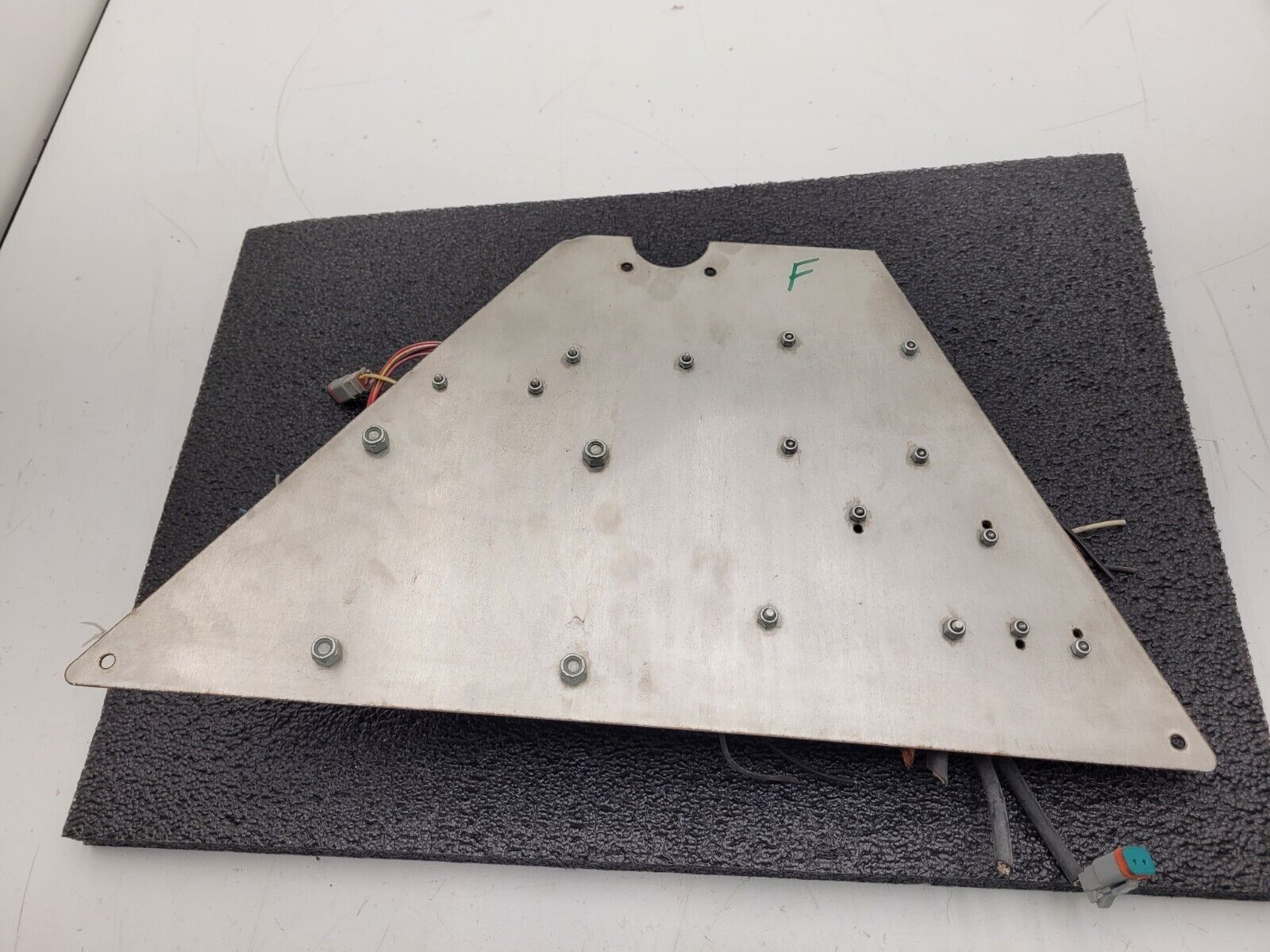 Eaton 31S-002-0 12VDC Power Distribution Module Fuse Relay Holder System F