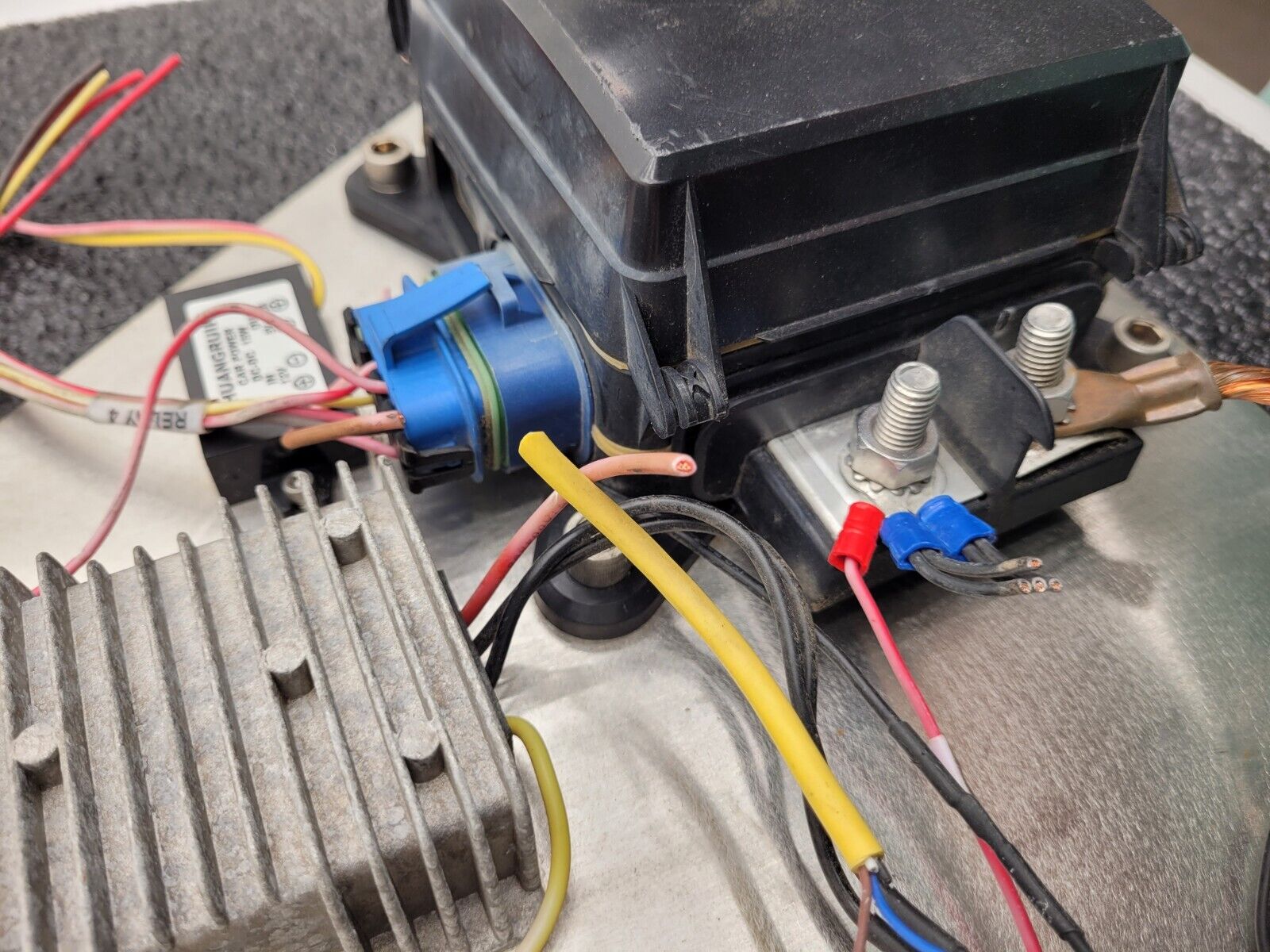 Eaton 31S-002-0 12VDC Power Distribution Module Fuse Relay Holder System F