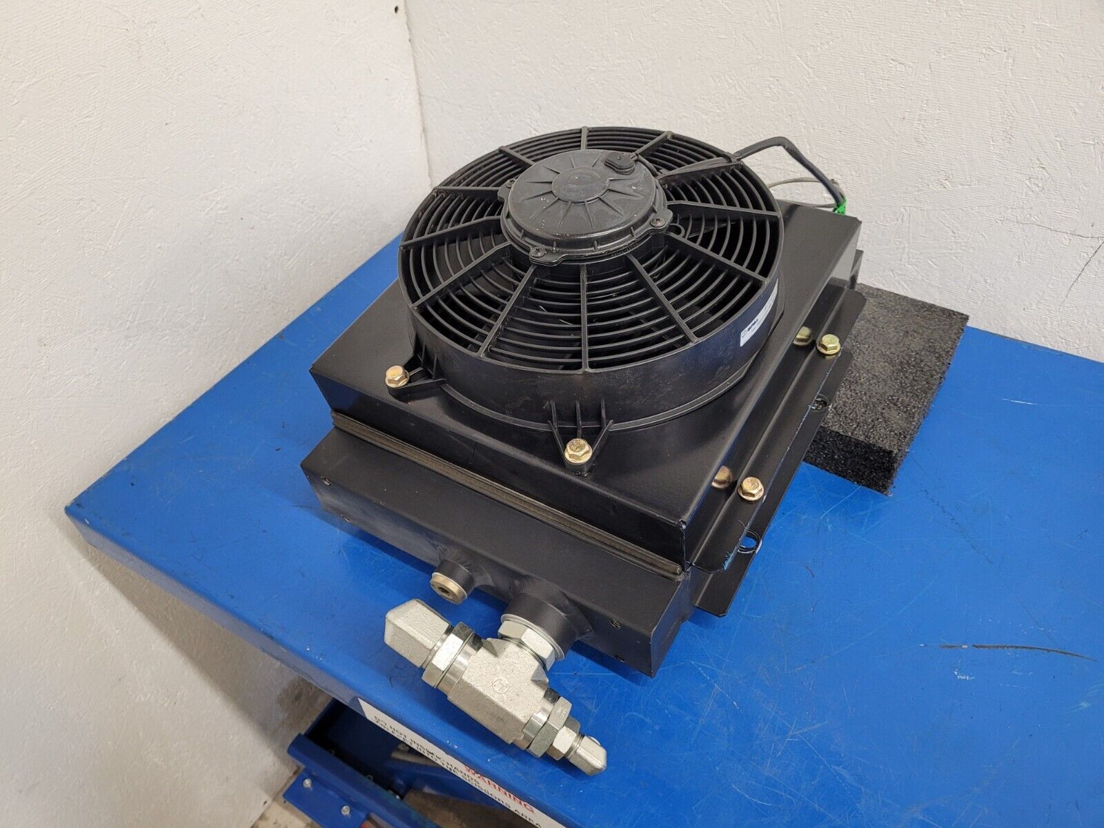 American Cooling Systems Hydraulic Oil Cooler Radiator 24714AM + 12VDC Fan D