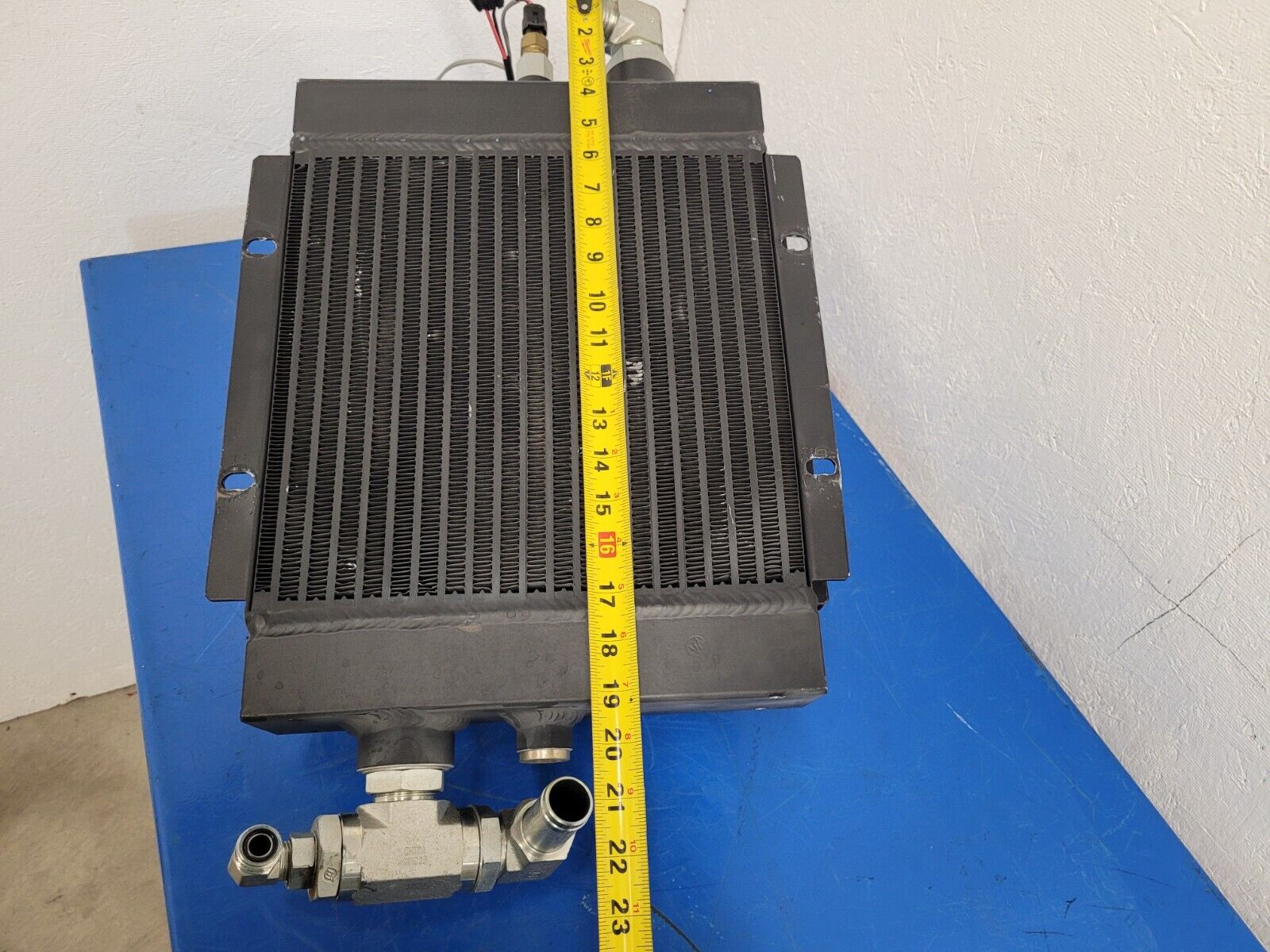 American Cooling Systems Hydraulic Oil Cooler Radiator 24714AM + 12VDC Fan D