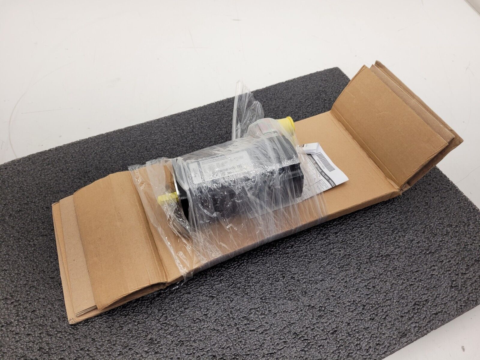 Schneider Electric Servo Motor SH30701P02A2000 for PacDrive 3 Drives Lexium 52