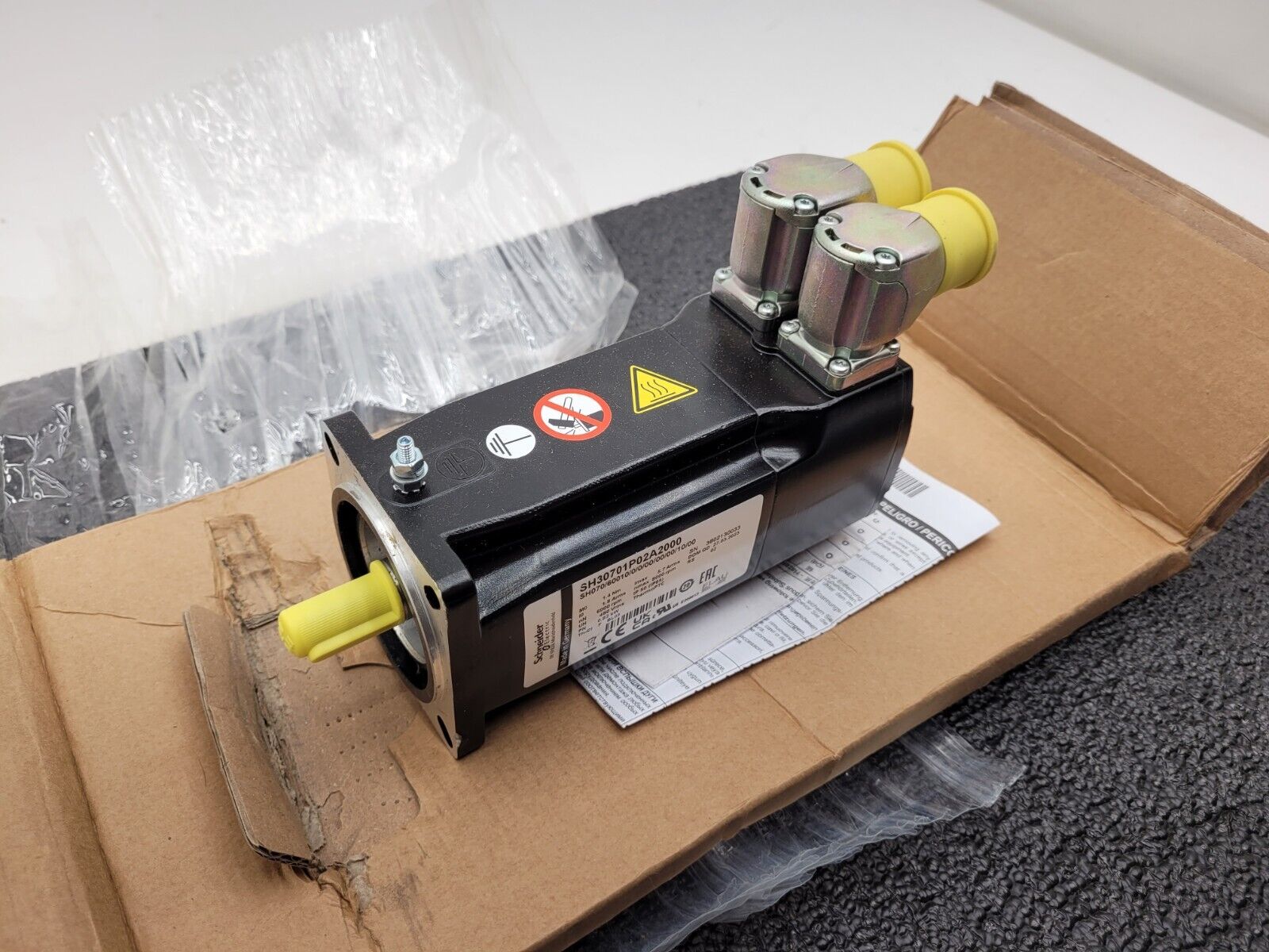 Schneider Electric Servo Motor SH30701P02A2000 for PacDrive 3 Drives Lexium 52