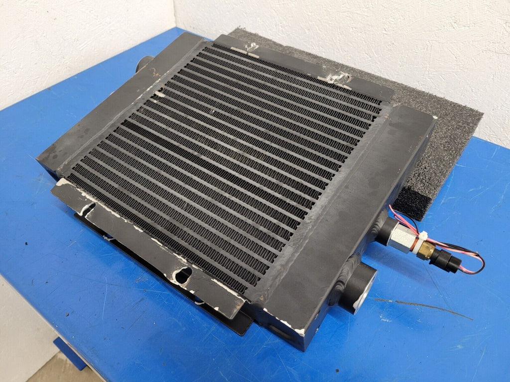 American Cooling Systems Hydraulic Oil Cooler Radiator 24714AM Damaged Mounts F