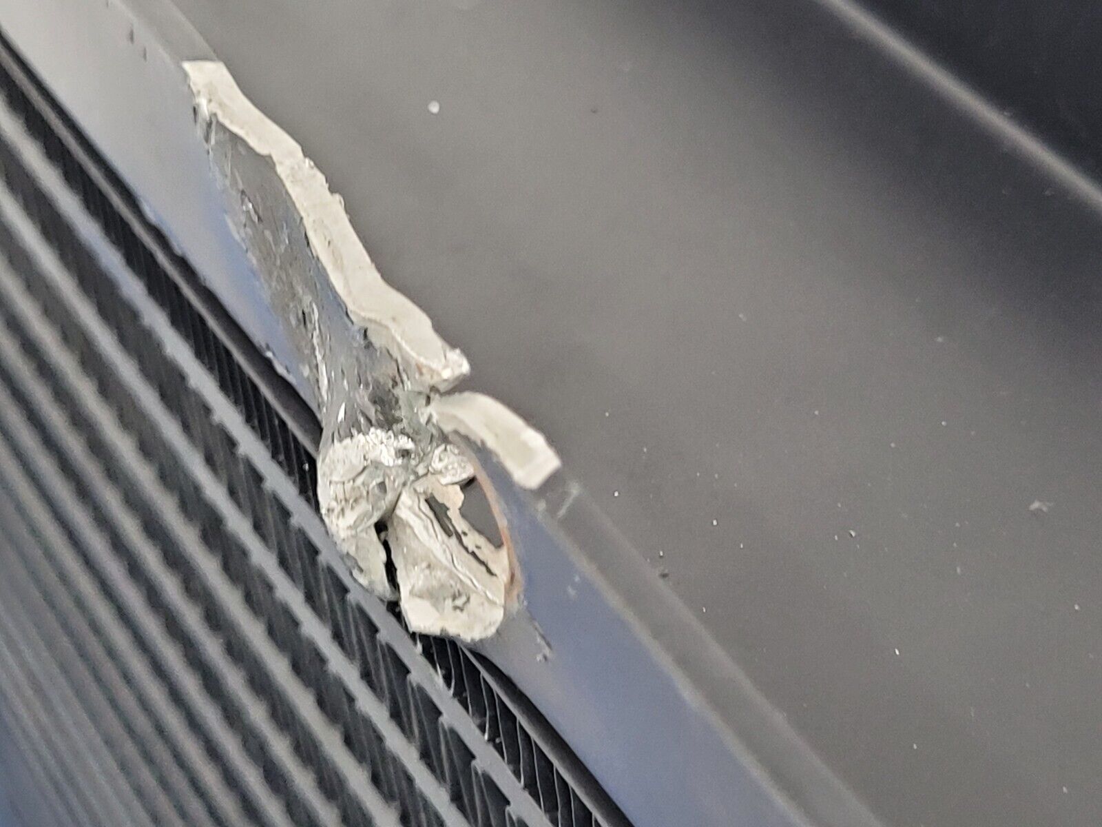 American Cooling Systems Hydraulic Oil Cooler Radiator 24714AM Damaged Mounts F