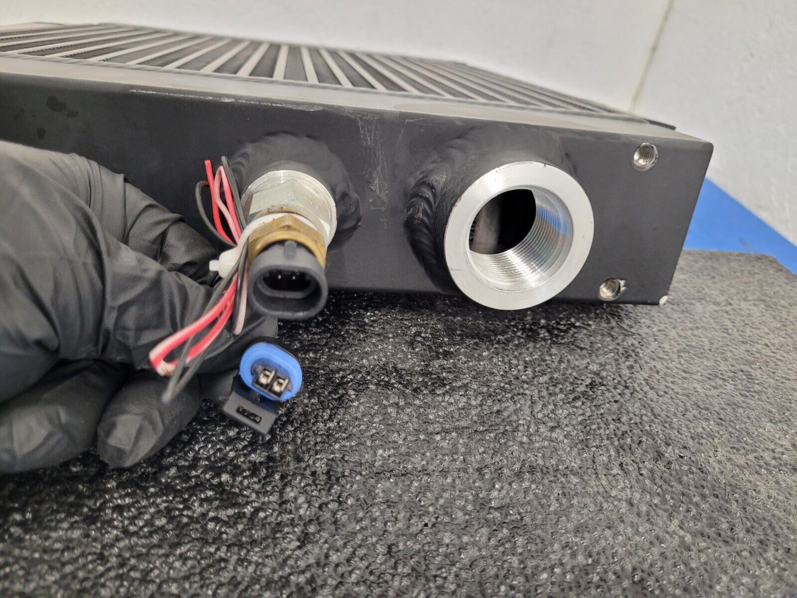 American Cooling Systems Hydraulic Oil Cooler Radiator 24714AM Damaged Mounts F