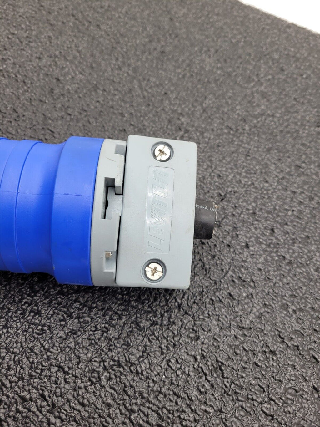LEVITON 460C9W 60A 3PH 250VAC Connector Industrial Pin and Sleeve Female