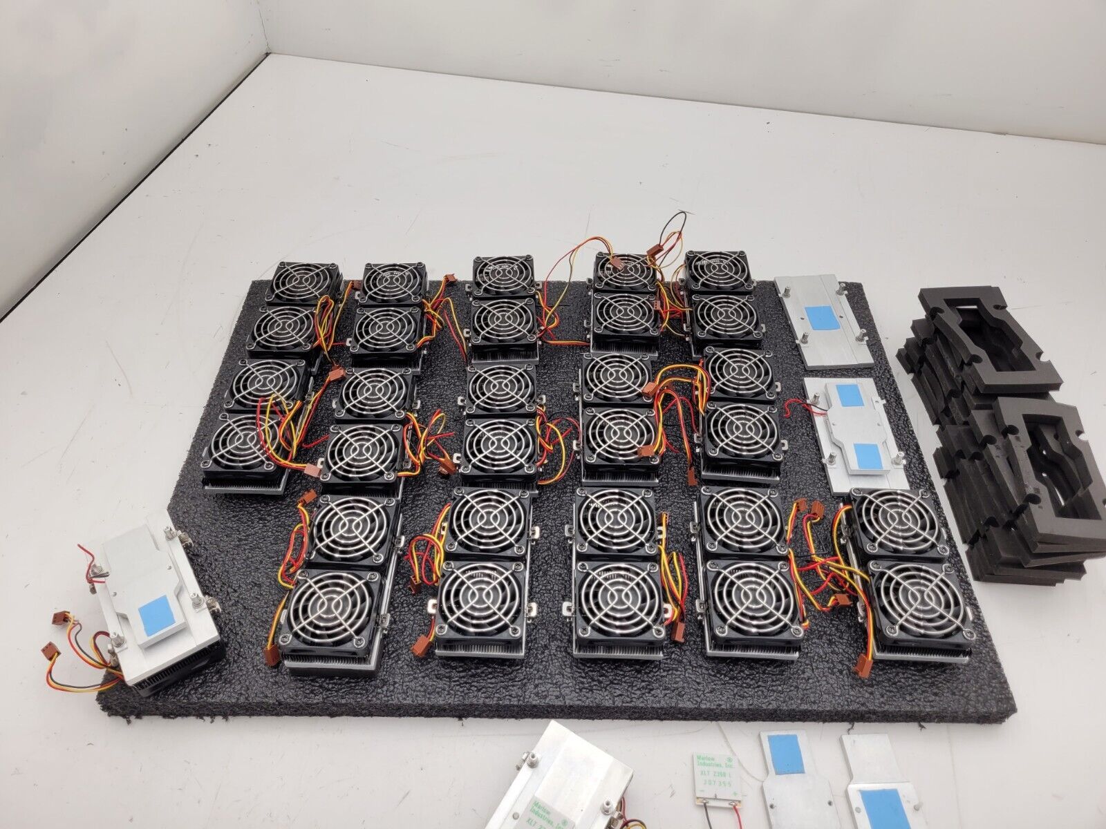 Lot 16+ Marlow Industries Thermoelectric Cooler Peltier XLT-2398 L Fans Heatsink
